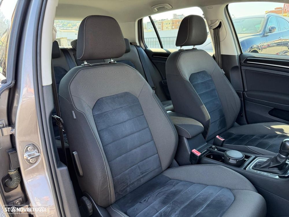 VW Golf 1.6 TDi Highline DSG - 16