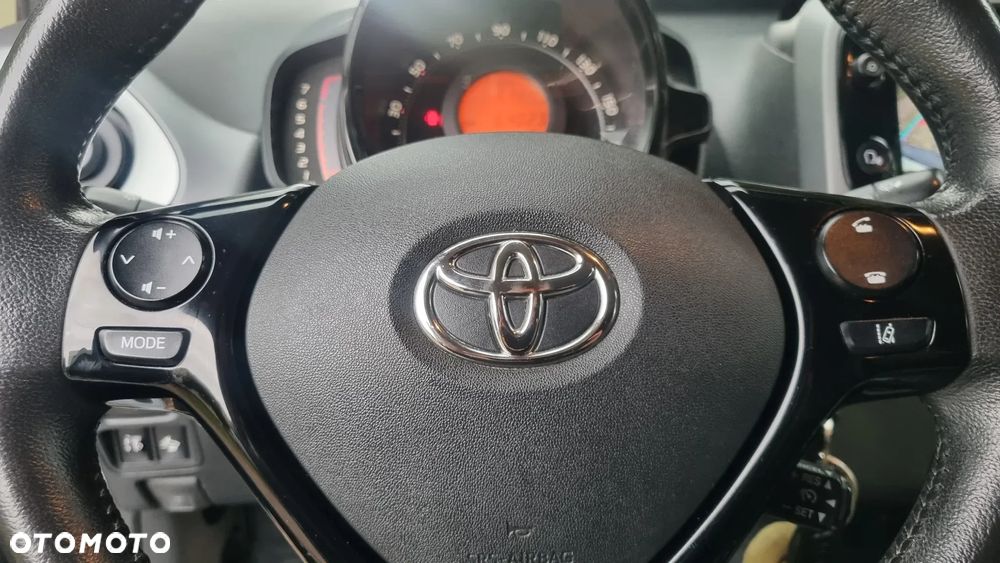 Toyota Aygo x-JBL - 18