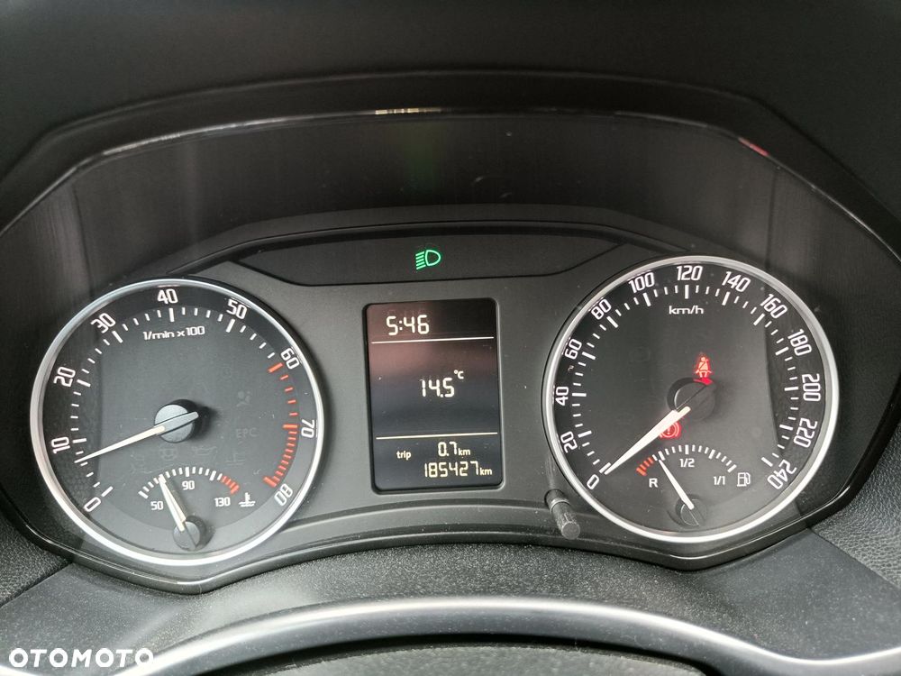 Skoda Octavia 1.6 Combi Ambiente - 35