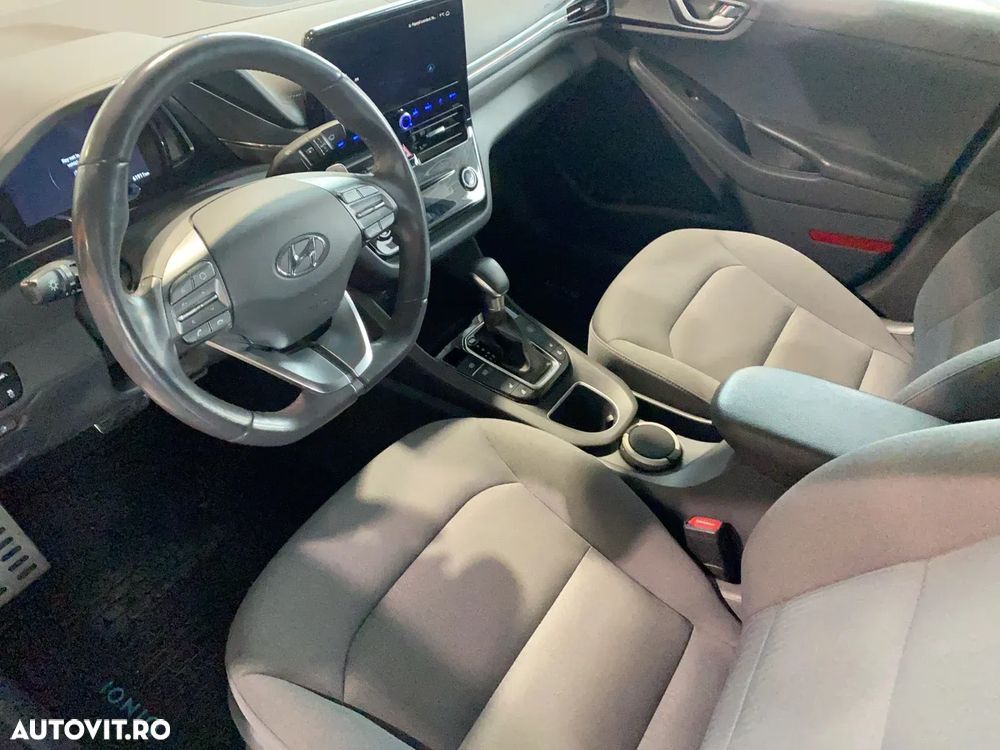 Hyundai IONIQ - 9