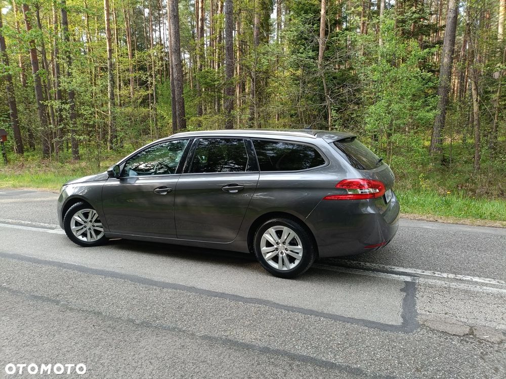 Peugeot 308 1.6 BlueHDi Allure S&S - 32