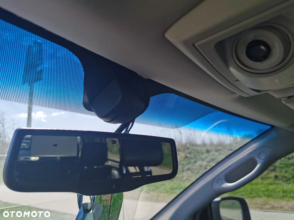 Chrysler Town & Country 3.6 Limited - 32