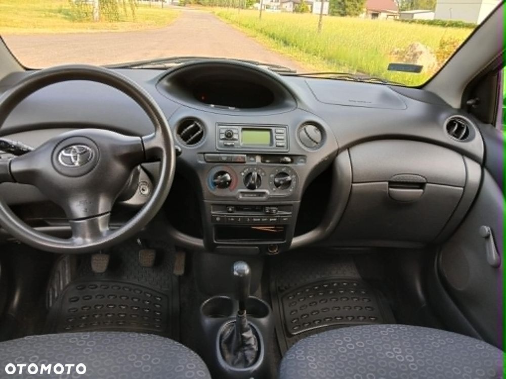 Toyota Yaris 1.4 D-4D Base - 11