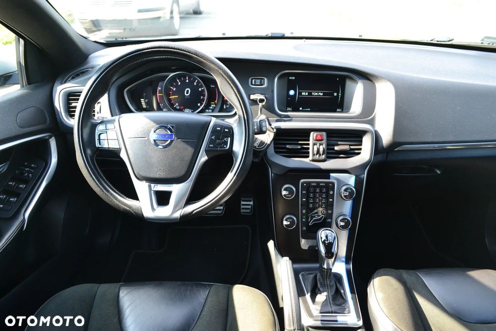 Volvo V40 T3 Drive-E R-Design Momentum - 5