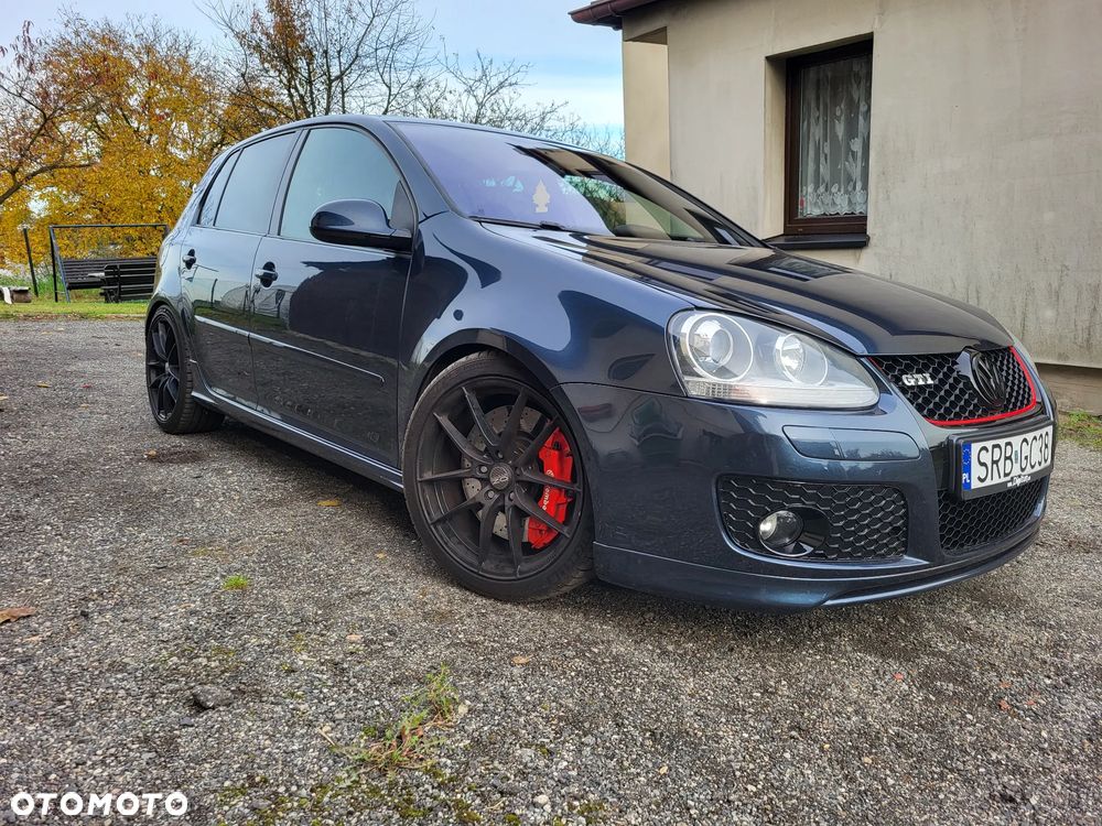 Volkswagen Golf - 1