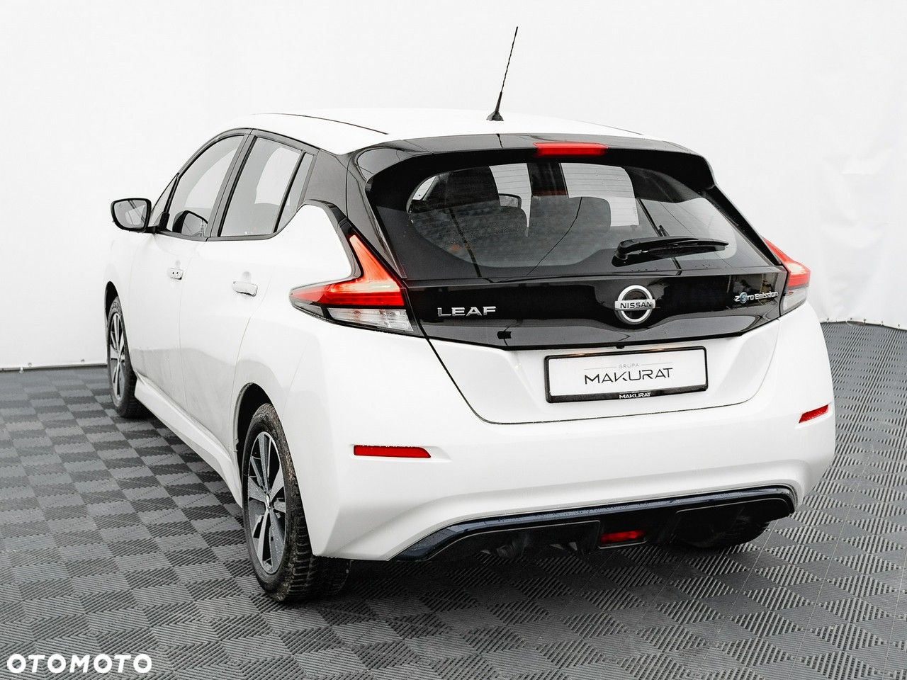 Nissan Leaf - 5