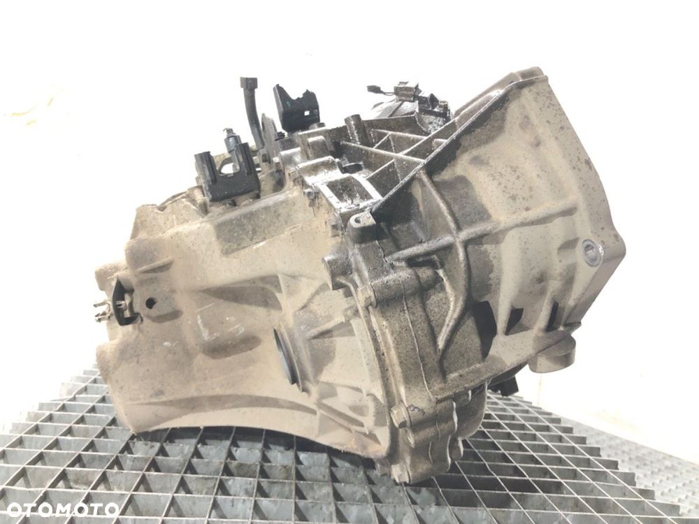 SKRZYNIA BIEGÓW  RENAULT KADJAR (HA_, HL_) 2015 - 2022 1.6 dCi 130 4x4 96 kW [130 KM] olej - 4