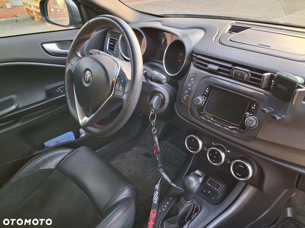 Alfa Romeo Giulietta 1750 TBi Veloce TCT - 21