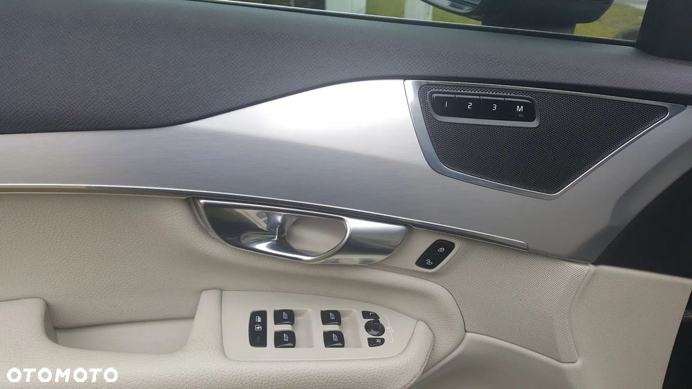 Volvo XC 90 T5 AWD Geartronic Momentum - 9