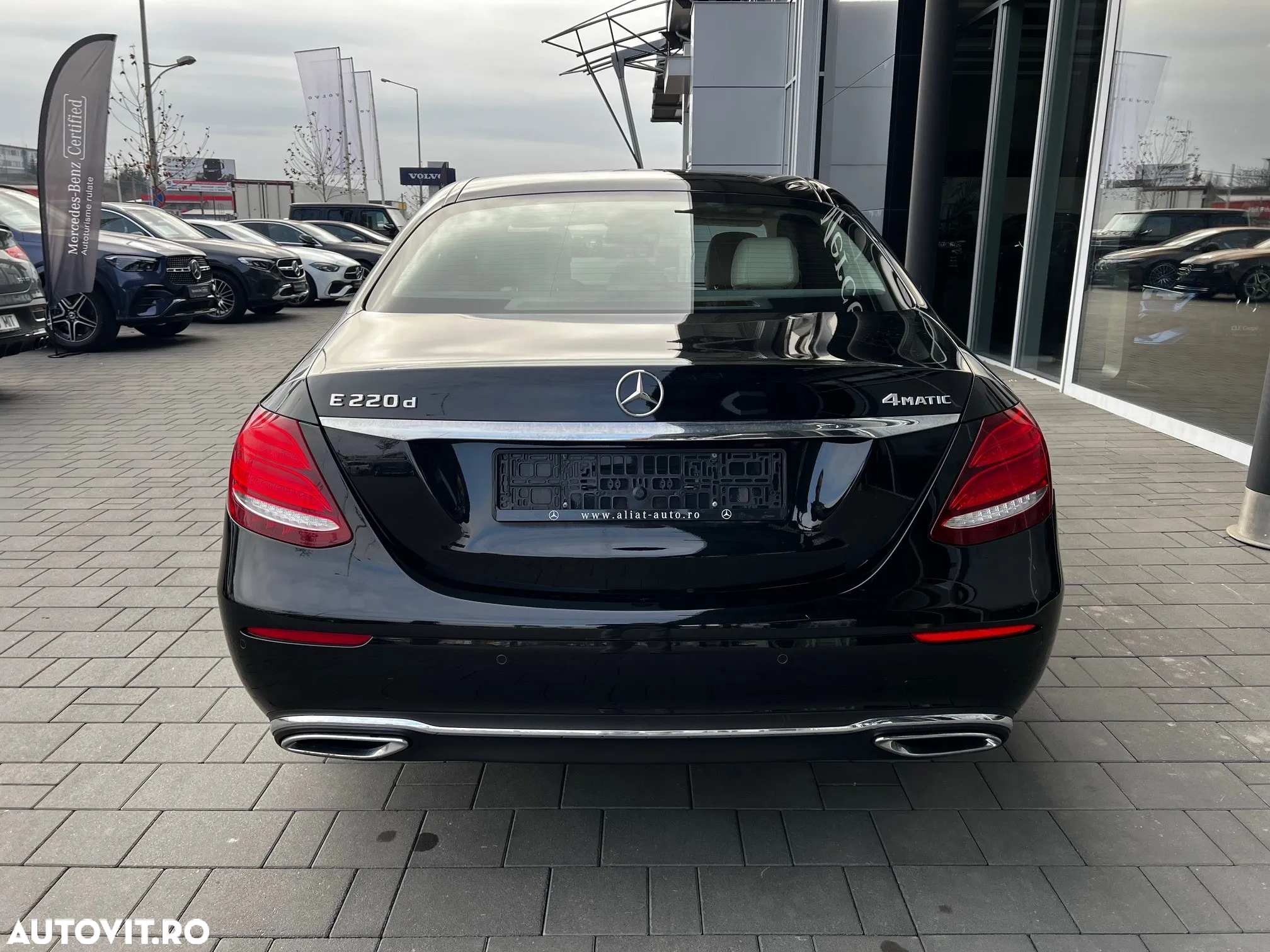 Mercedes-Benz E 220 d 4MATIC Aut. - 4