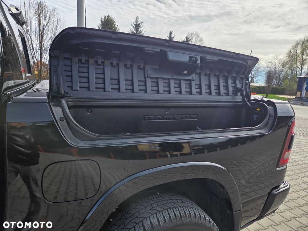 RAM 1500 5.7 Crew Cab Longbed Laramie Black - 11