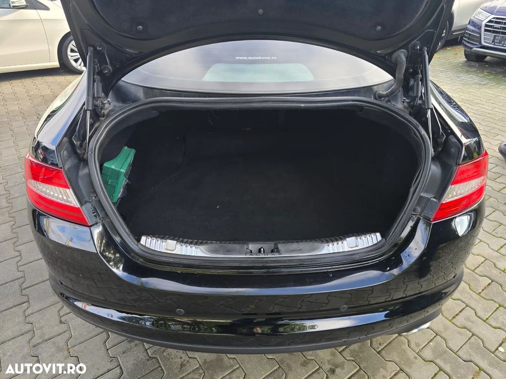 Jaguar XF 2.2D Portfolio - 13