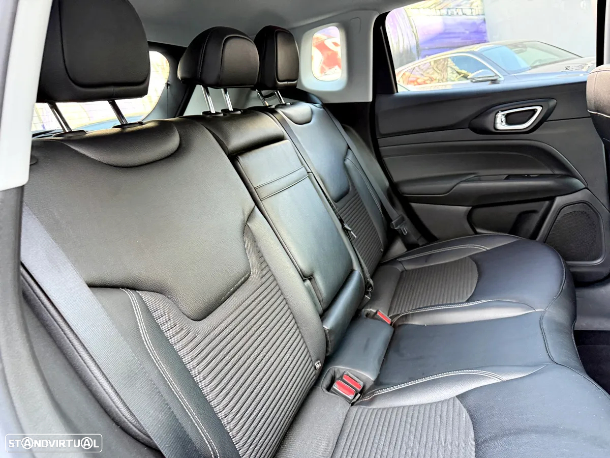 Jeep Compass - 28