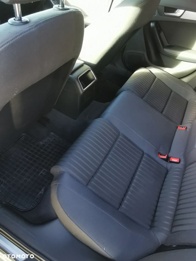 Audi A4 Limousine - 10