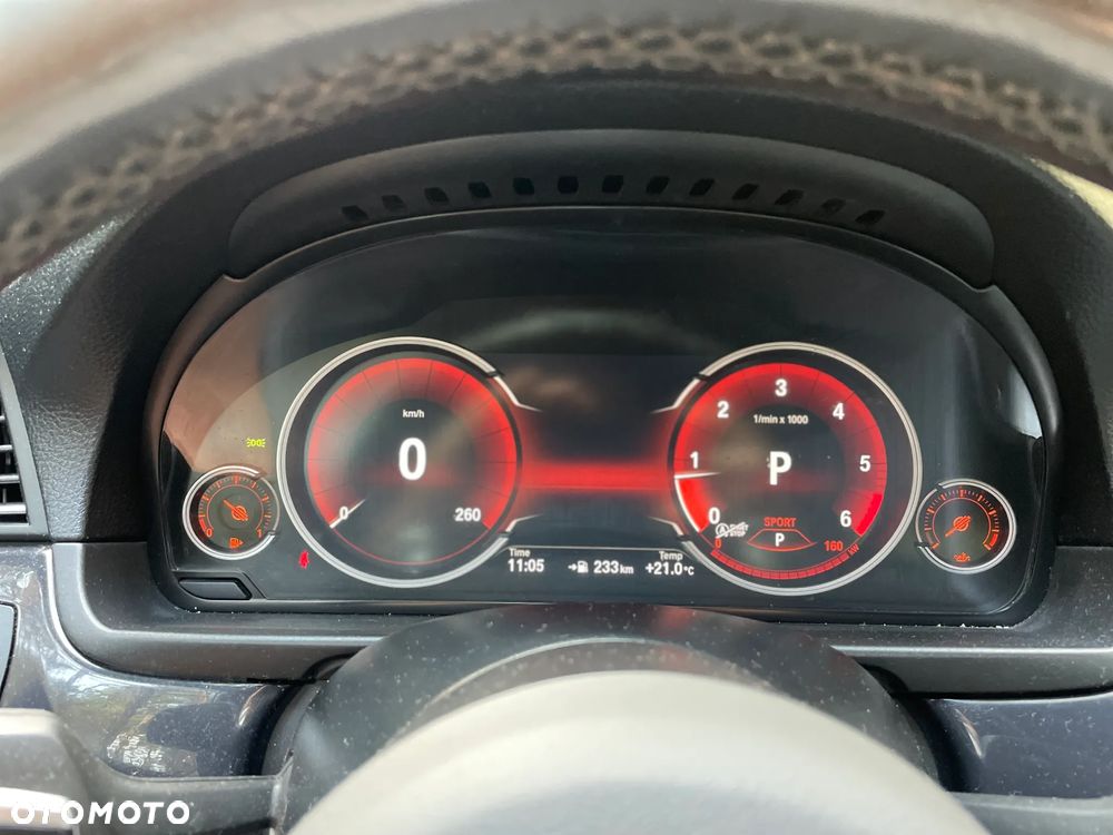 BMW Seria 5 520d xDrive - 10