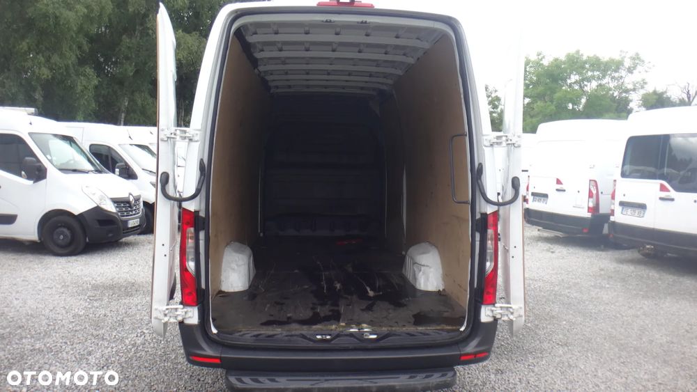 Mercedes-Benz Sprinter - 7