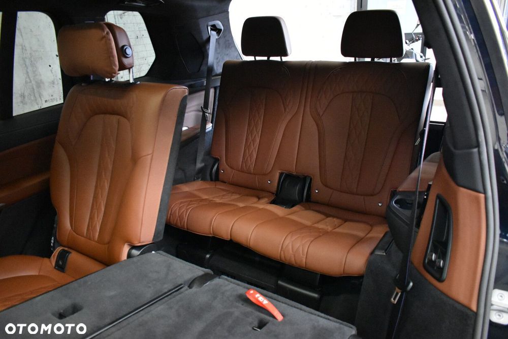 BMW X7 - 31
