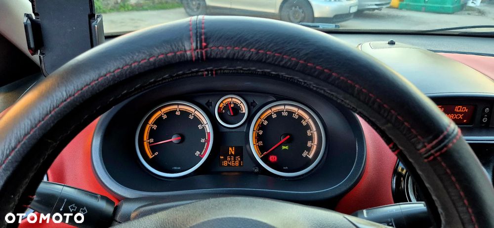 Opel Corsa 1.2 16V Cosmo EasyTronic - 9