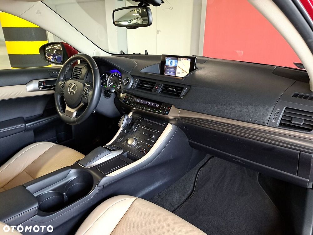 Lexus CT 200h Prestige - 17