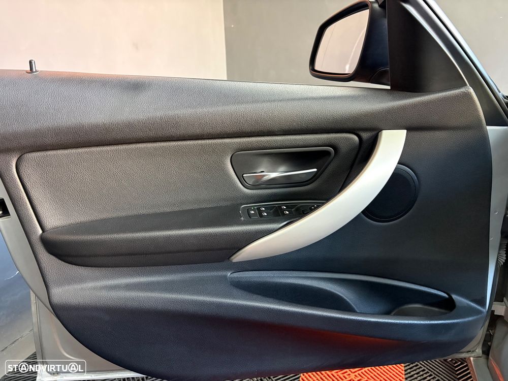BMW 318 d Aut. Sport Line - 33