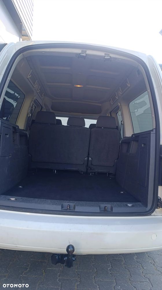 Volkswagen Caddy Maxi Highline DSG - 14