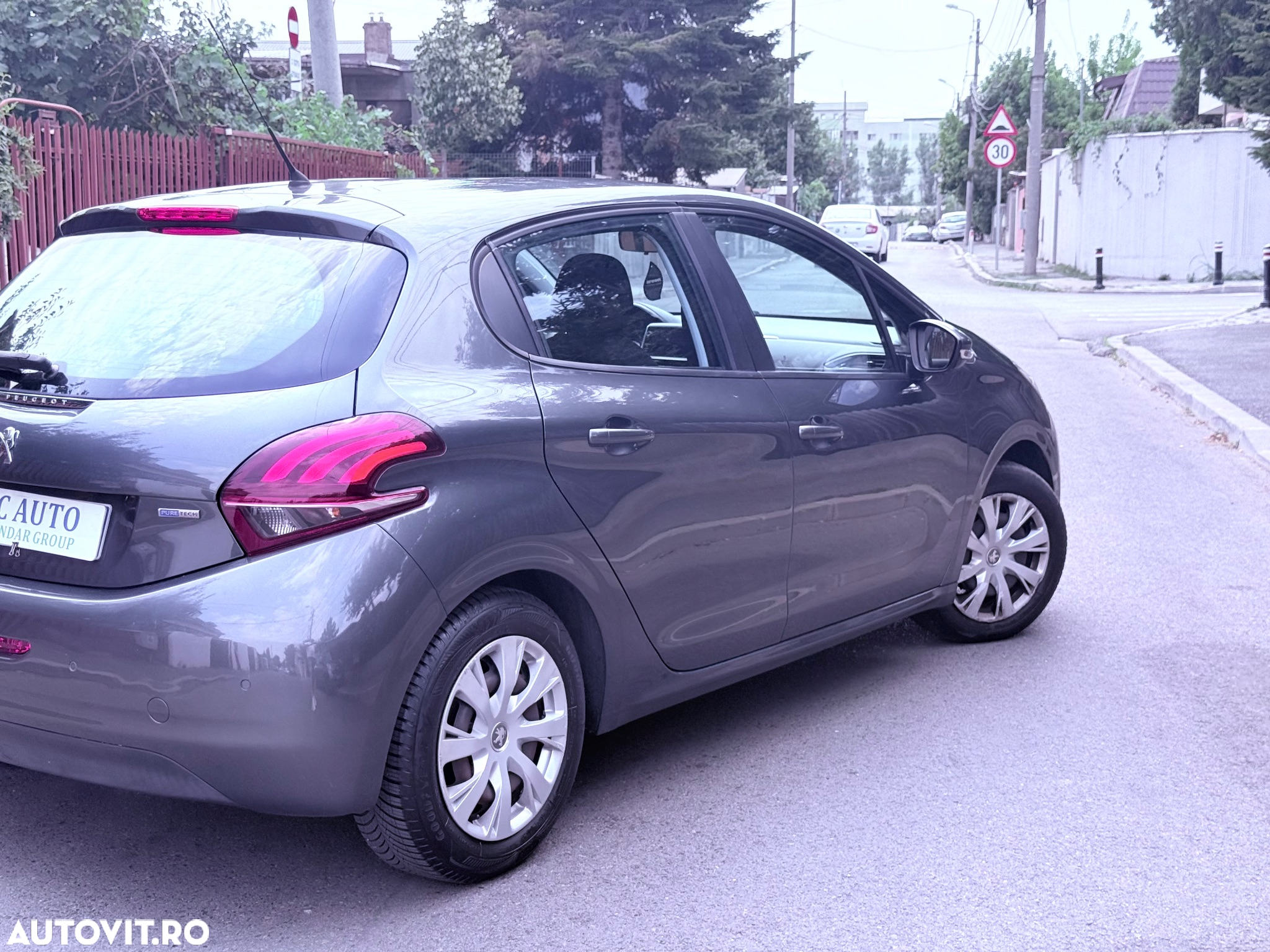 Peugeot 208 PureTech 82 Start & Stop Allure - 7