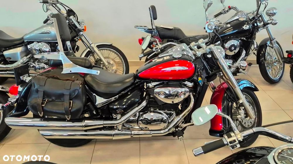 Suzuki Intruder - 12