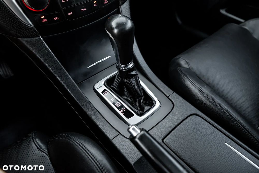 Suzuki Kizashi 2.4 4x4 CVT Sport - 27