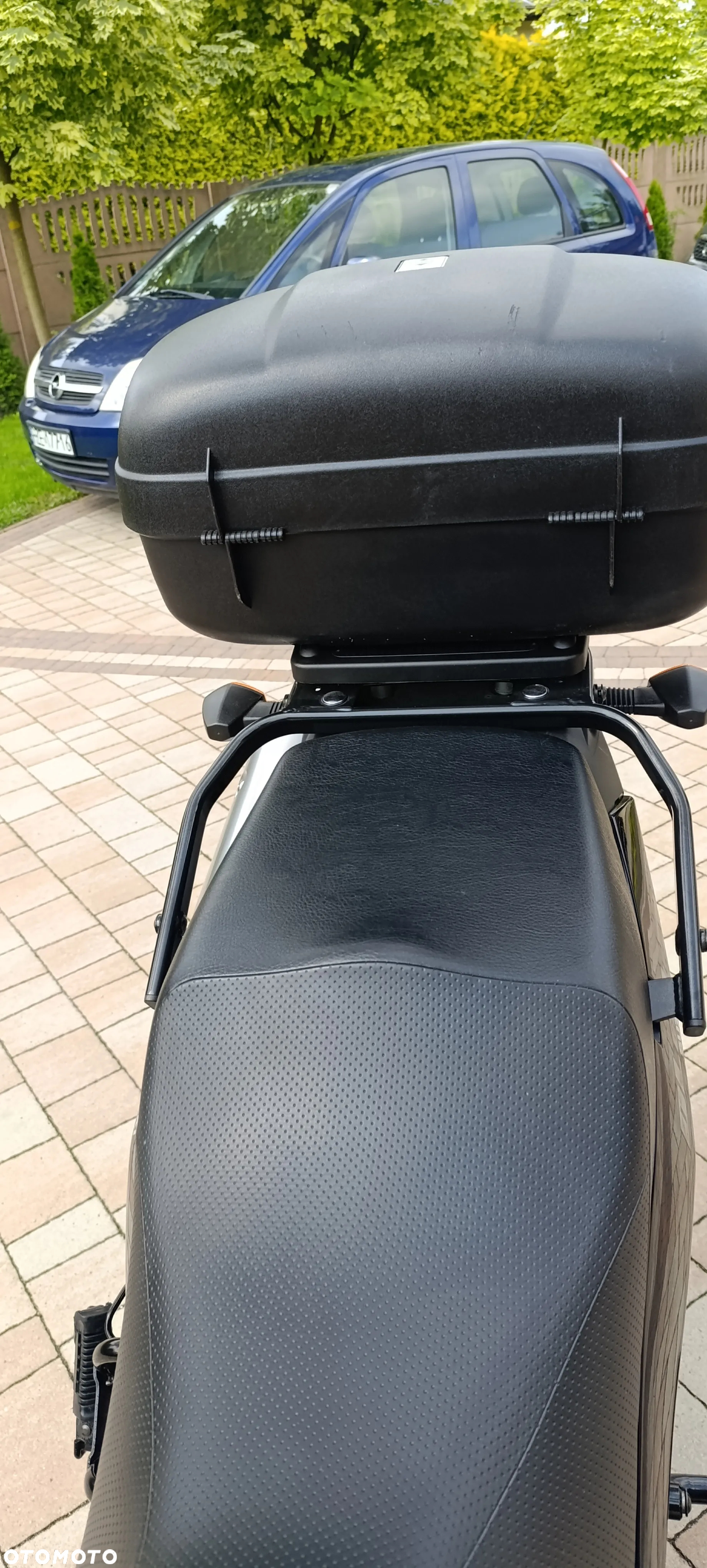 Suzuki V-STROM - 10