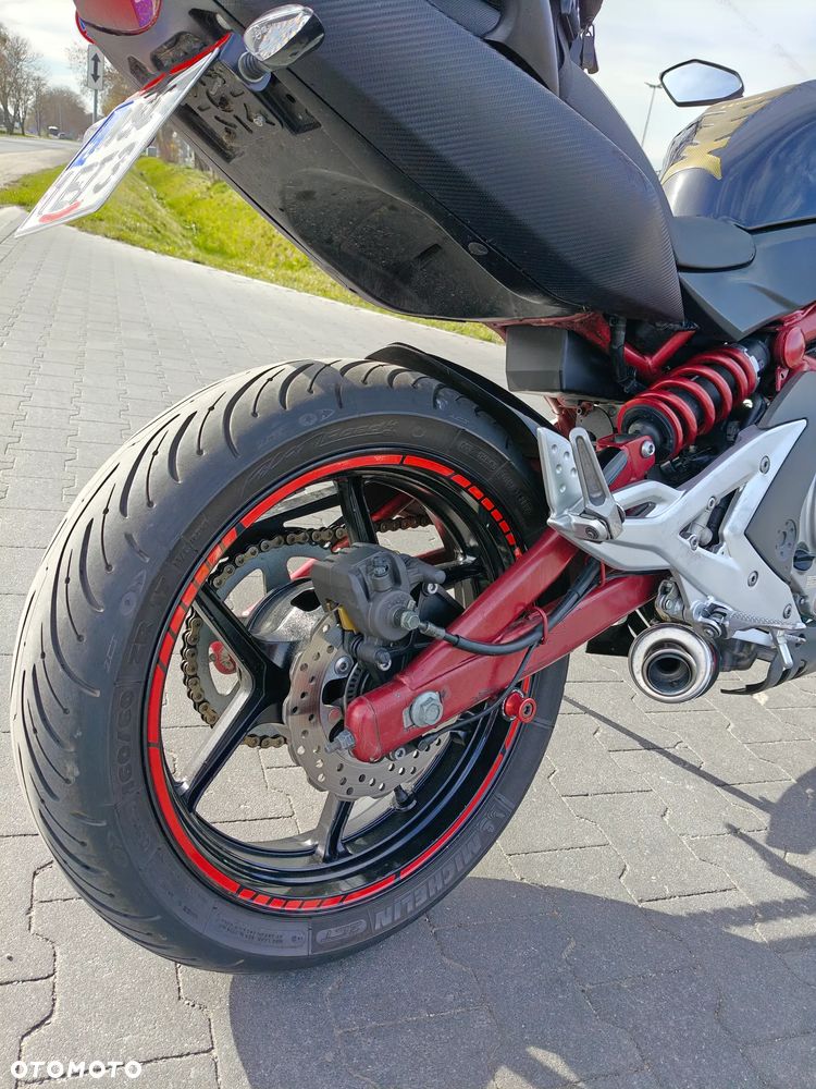 Kawasaki ER - 10