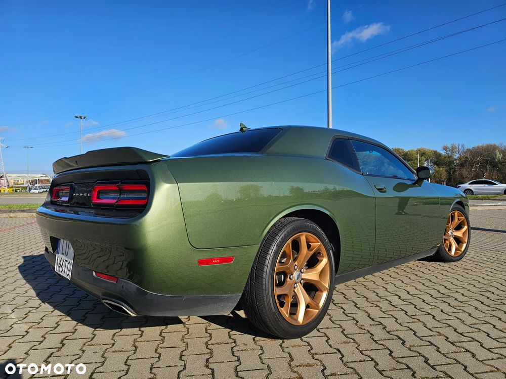 Dodge Challenger 3.6 SXT Plus - 10
