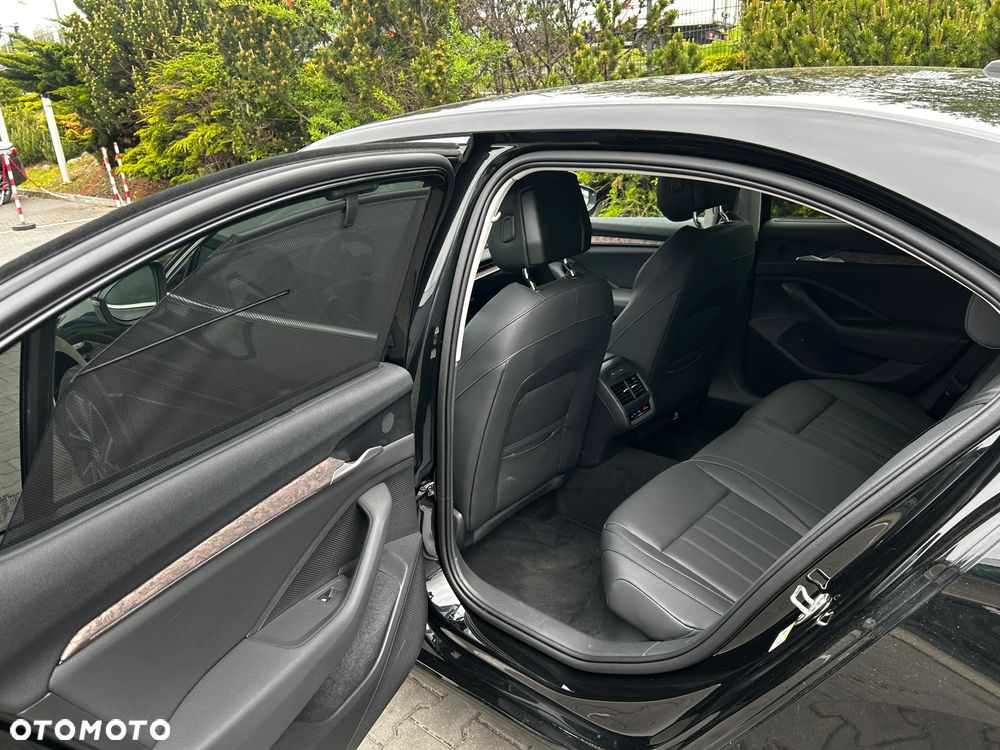 Skoda Superb 2.0 TDI SCR 4x4 L&K DSG - 14