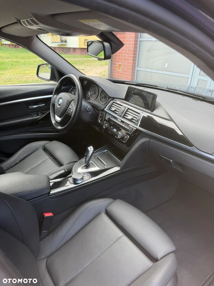 BMW Seria 3 318d Sport Line - 9