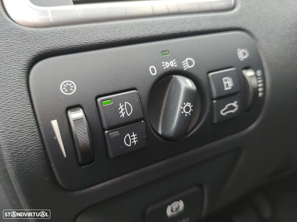 Volvo XC 70 D5 Momentum - 22