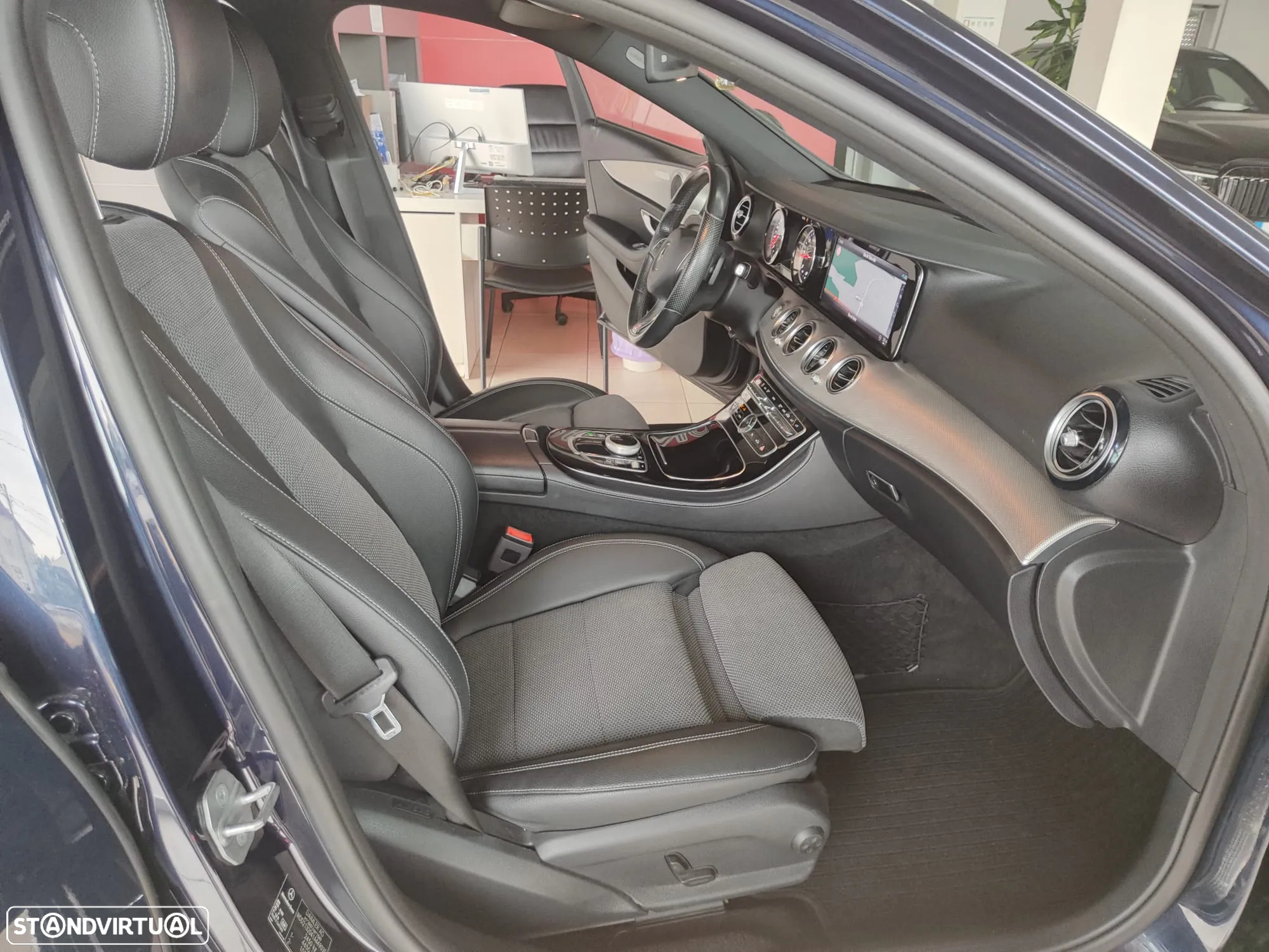 Mercedes-Benz E 220 d AMG Line - 16