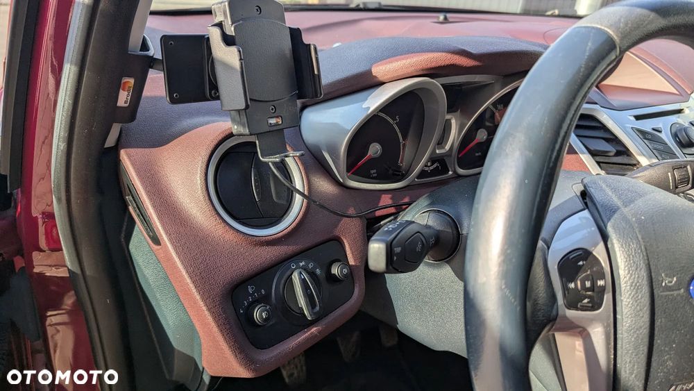 Ford Fiesta 1.4 Champions Edition - 24