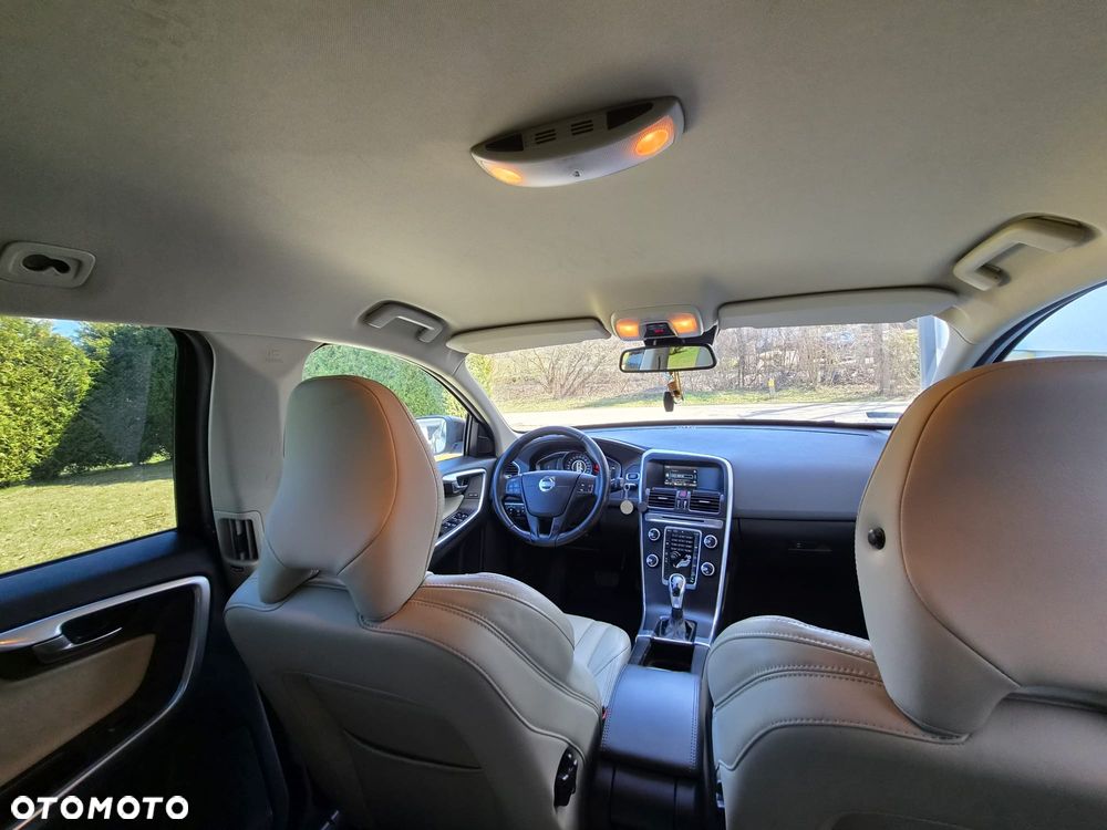 Volvo XC 60 D5 AWD Summum - 8