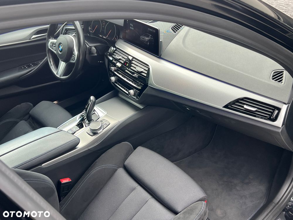 BMW Seria 5 520d xDrive M Sport sport - 10