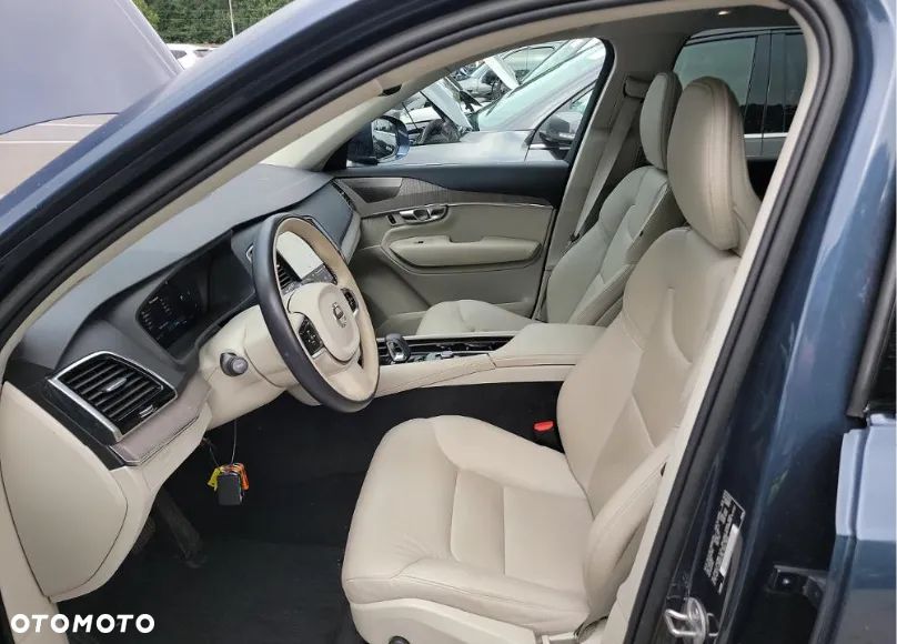 Volvo XC 90 - 7