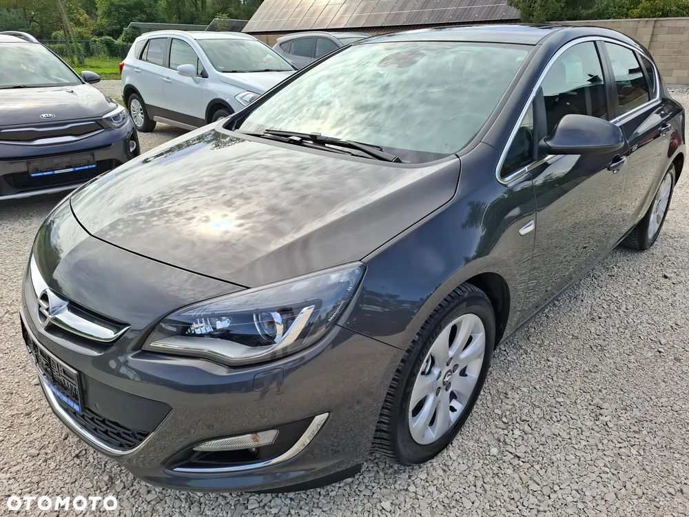 Opel Astra 1.6 T SIDI Cosmo S&S - 2