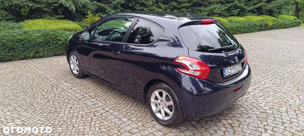 Peugeot 208 - 4