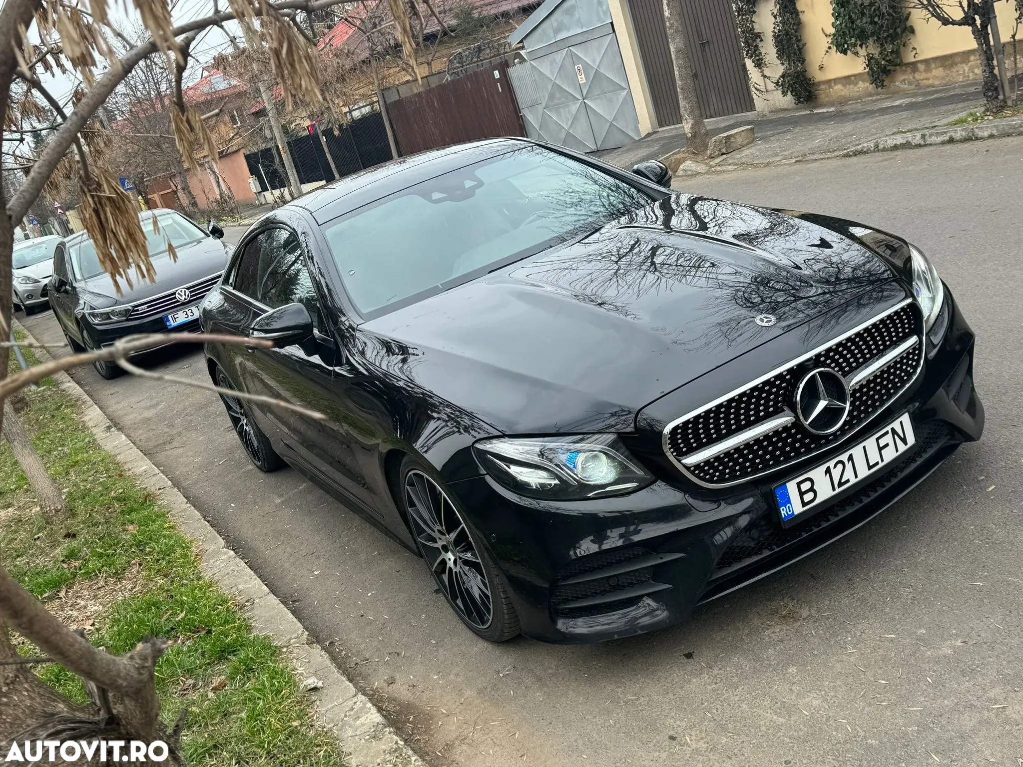 Mercedes-Benz E 300 Coupe 9G-TRONIC AMG Line - 2