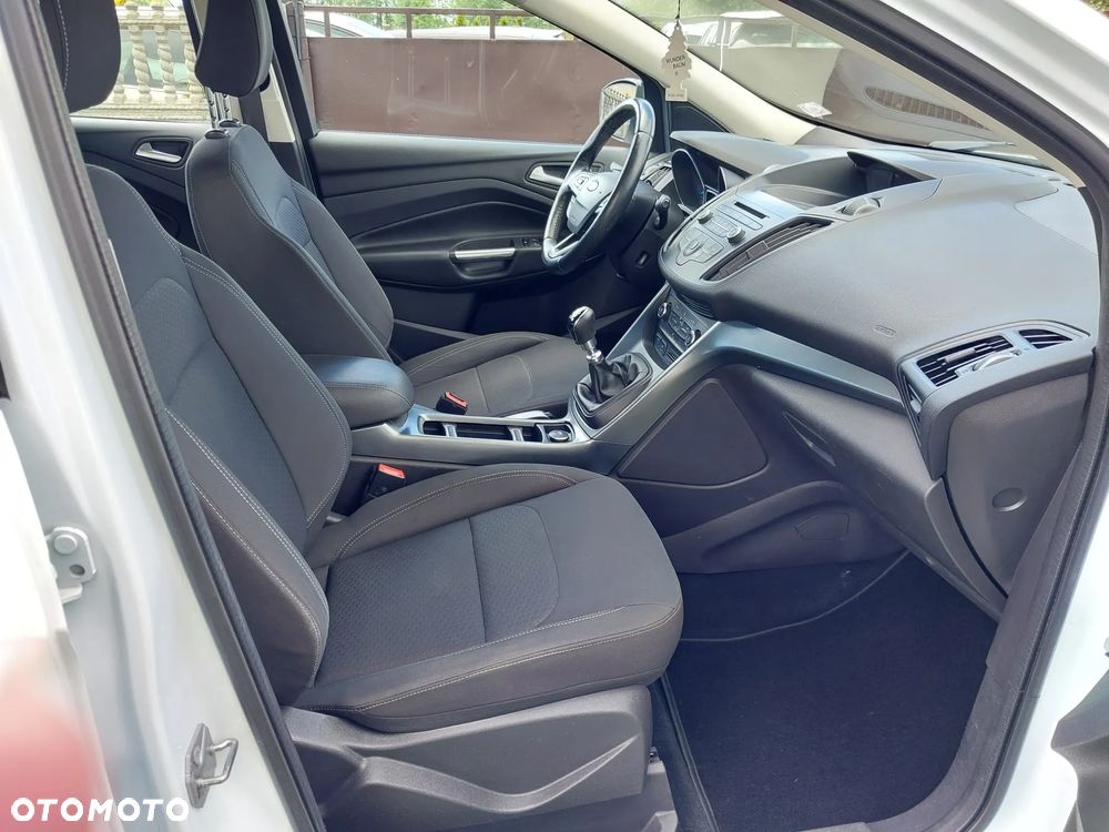 Ford Kuga 1.5 EcoBoost 2x4 Trend - 12