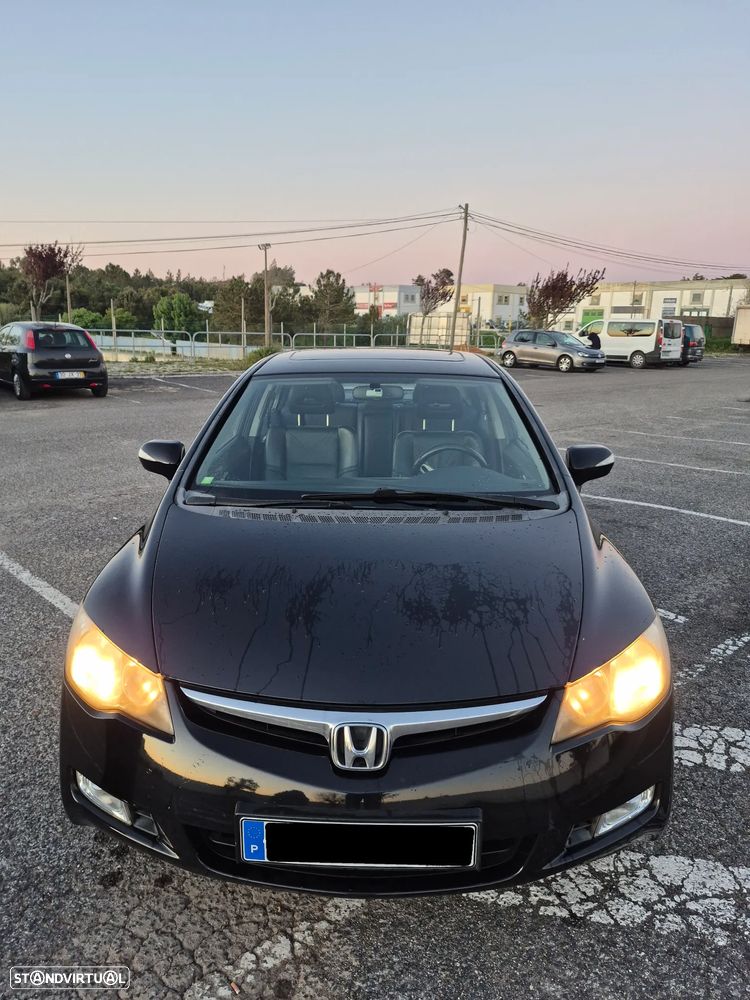 Honda Civic 1.8 ES - 4