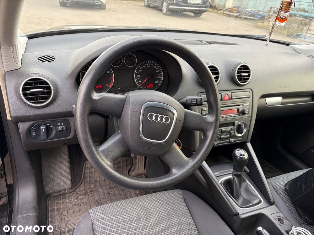 Audi A3 3-drzwiowe 1.6 Ambiente - 7