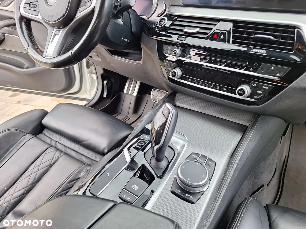 BMW Seria 5 530i xDrive M Sport sport - 29