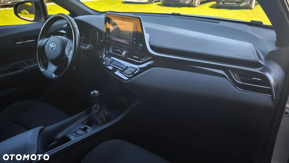 Toyota C-HR 1.2 T Dynamic - 24