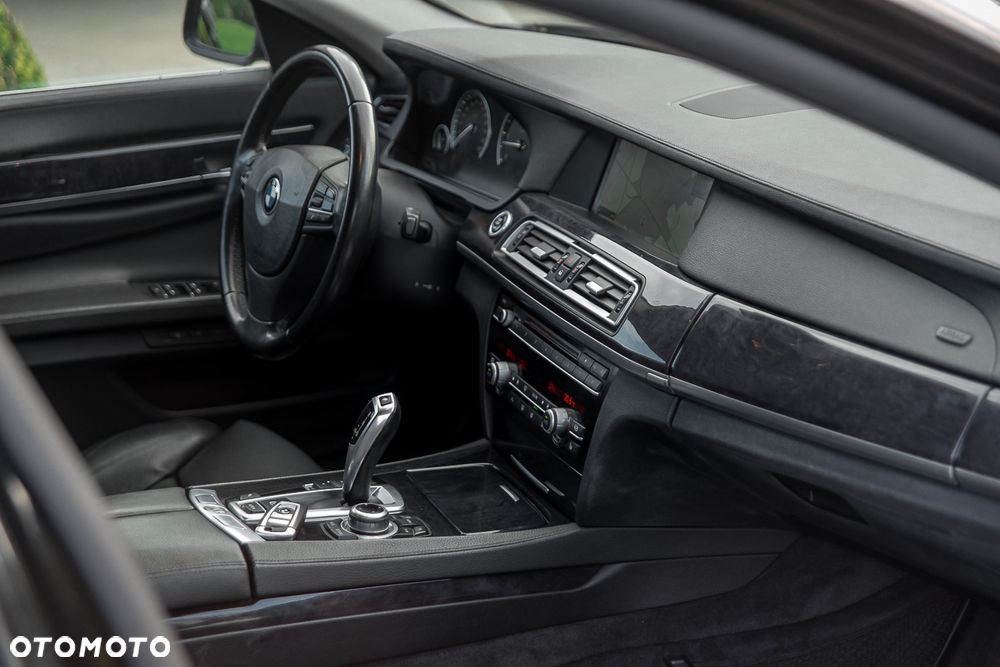 BMW Seria 7 730d - 27