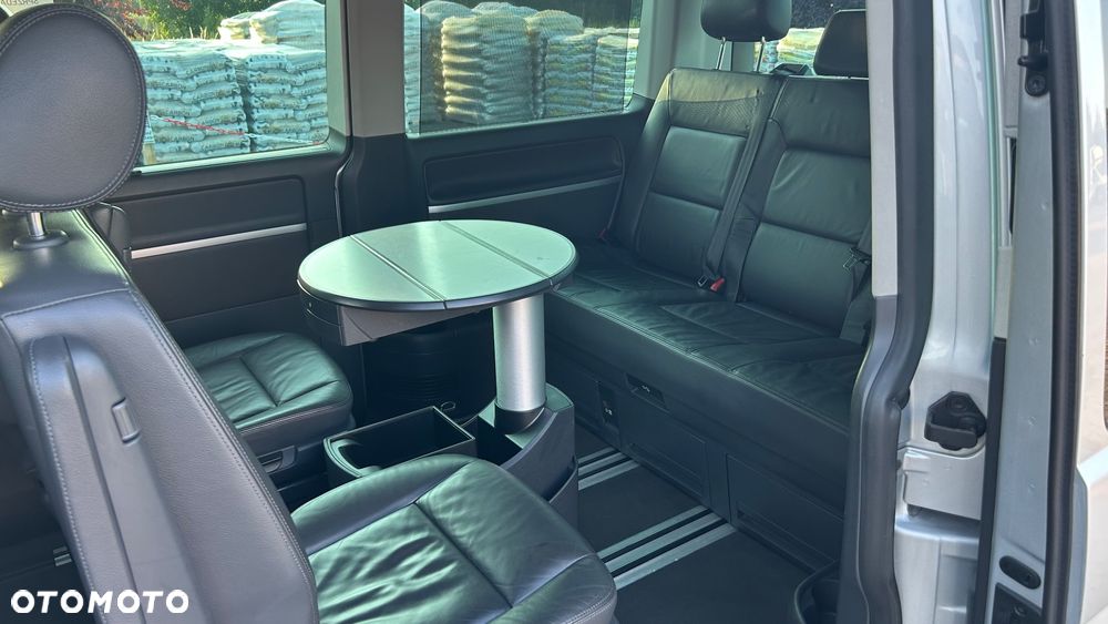 Volkswagen Multivan - 28