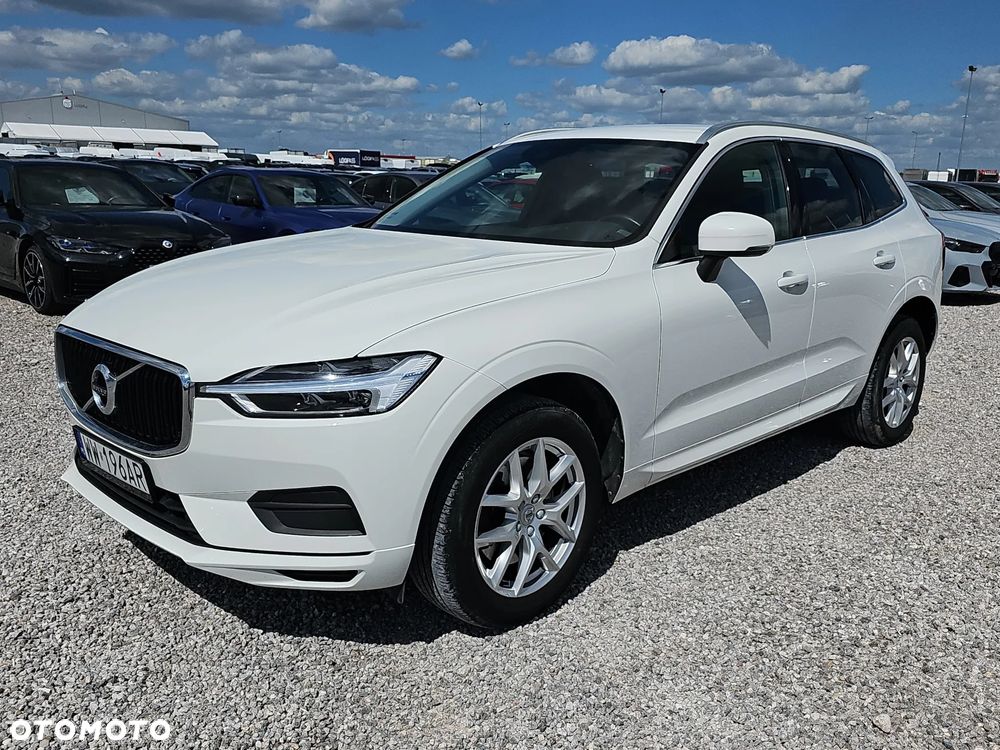 Volvo XC 60 T4 Momentum Pro - 1